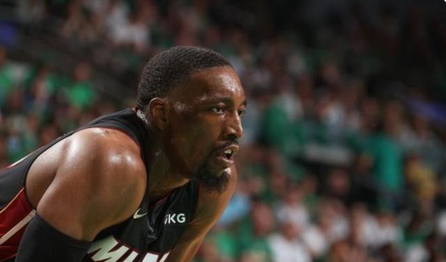 世预赛买球-撕烂球衣展现不甘 阿德巴约急需成长给巴特勒减负