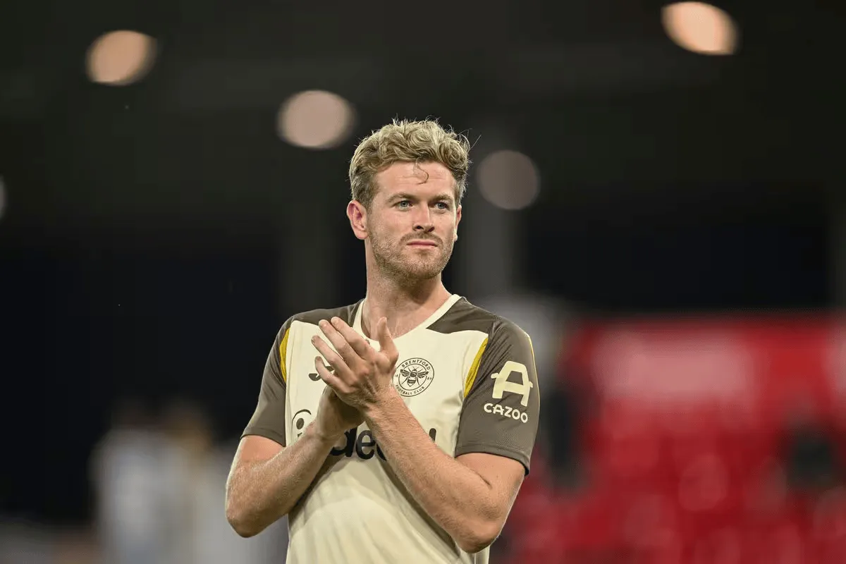 前爱尔兰国脚：科林斯准备好加盟红军，他具备顶级中卫特质